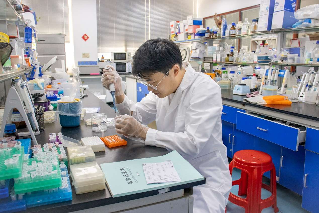 生物制劑研發(fā)迎來新動(dòng)能 湖北生物制造產(chǎn)業(yè)科產(chǎn)融合對(duì)接活動(dòng)在湖北大學(xué)成功舉辦